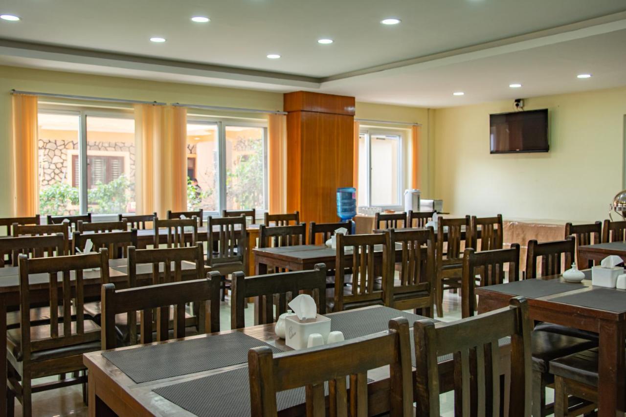 Hotel Elegant Pokhara Exterior photo