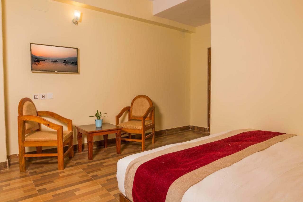 Hotel Elegant Pokhara Exterior photo